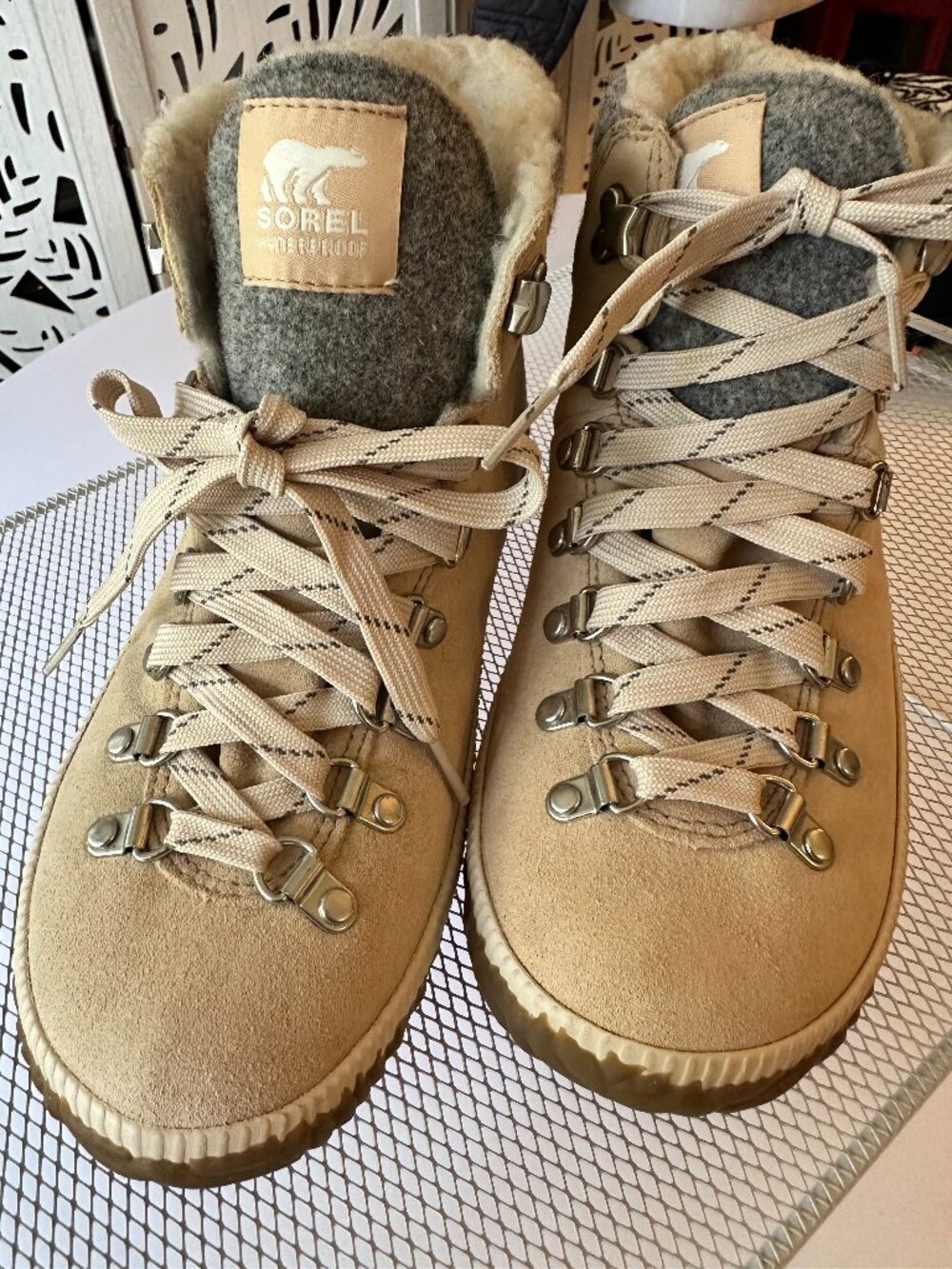 Sorel Out 'N About Plus Conquest Waterproof Boots Size 8 US